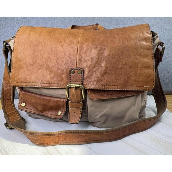 VTG Fossil Canvas Leather Messenger Field Bag Crossbody  Laptop Work Satchel - Picture 1 of 14